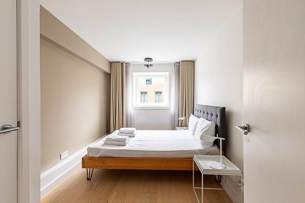 Relay Sleek In Belgravia Londra